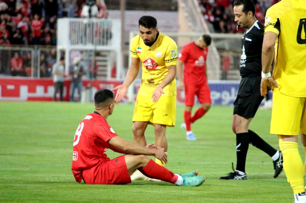 بازی بدون گل تراکتور و فجر سپاسی