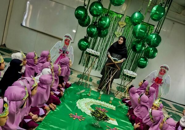 جشن قرآن پایه اول در دبستان دخترانه امام هادی (ع)