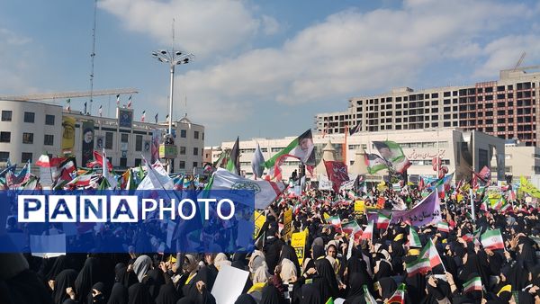 ۱۳ آبان روز دانش آموز و استکبار ستیزی