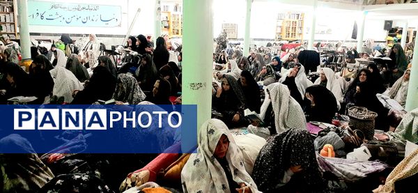 مراسم اعتکاف مادر دختری در مسجد صاحب الزمان آشخانه