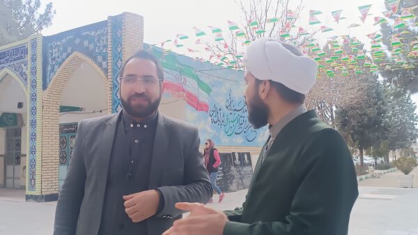 غبار روبی مزار شهدا نیشابور در هفته امور تربیتی