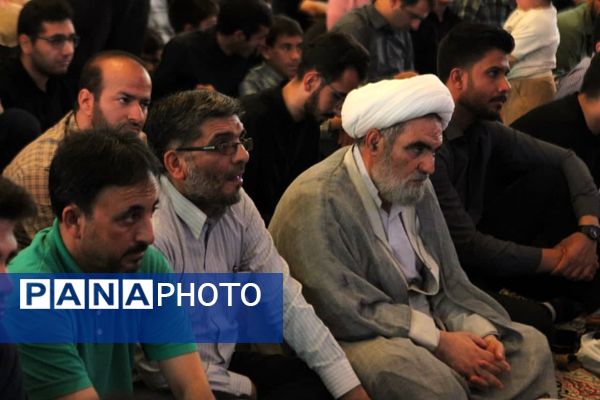 اجتماع «عاشقان بی‌نشان» در کاشان؛ روایت تصویر از شب ادای احترام به شهدا