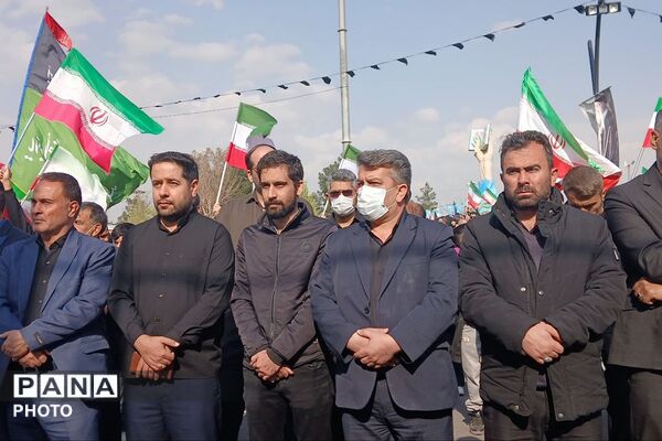 تجدید بیعت فرهنگیان و دانش آموزان بصیر و غیور  پاکدشت  با رهبر معظم انقلاب
