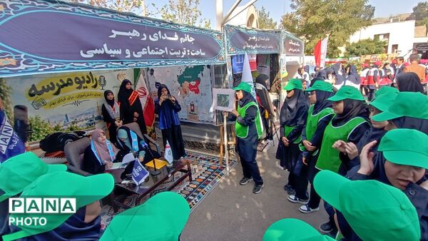 جشن آغاز سال تحصیلی جدید  در دبیرستان نمونه دولتی مصلی‌نژاد