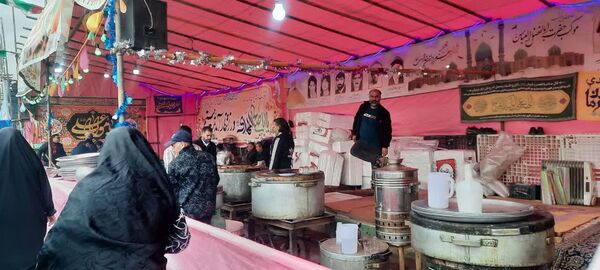 جشن نیمه‌ شعبان با حضور اقشار مختلف مردم در جمکران 