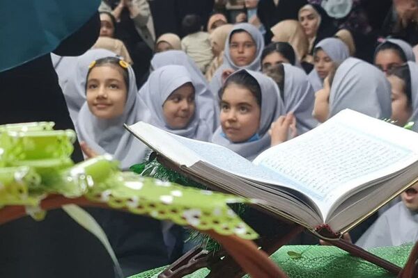 مدرسه شهدای ایران تایر2 میزبان شادی‌های صاحب زمان (عج)