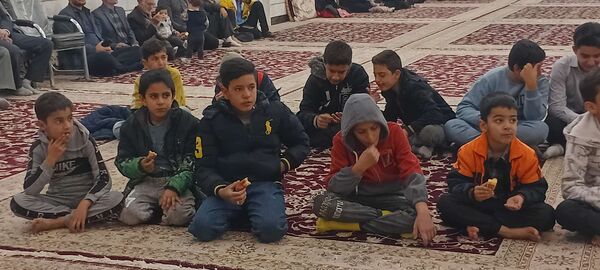 حضور پر رنگ کودکان روستای نقاب در جشن ولادت بانوی دو عالم