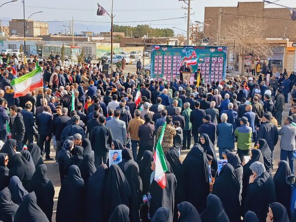 حضور باشکوه مردم کندر در راهپیمایی ۲۲ بهمن