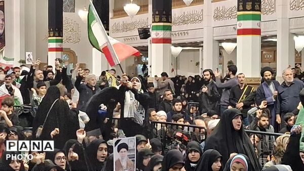 اجتماع خونخواهی مردم انقلابی قم در حرم حضرت معصومه(س)