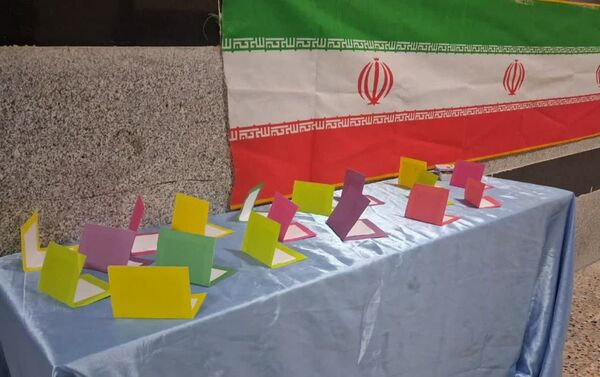 بازسازی کتابخانه مدرسه حضرت خدیجه کبری به‌مناسبت هفته کتاب و کتابخوانی برای ارتقا سطح علمی دانش‌آموزان