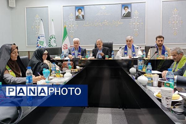 نشست هم‌اندیشی پیشکسوتان سازمان دانش‌آموزی استان کرمانشاه