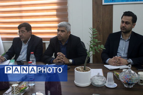 سلسله نشست‌های هفتگی افق تربیت شهرستان کنگان