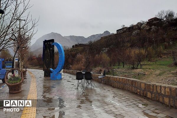 بارش شدید  باران بهاری و اب گرفتگی معابر شهر بار