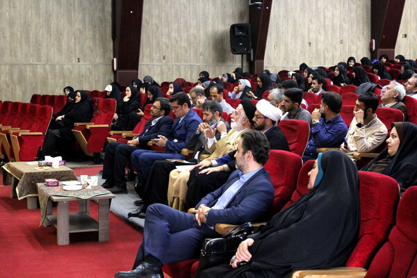 نقش بی‌بدیل مربیان تربیتی در شکوفایی نسل آینده در همایش منطقه ۵ تهران بازخوانی شد