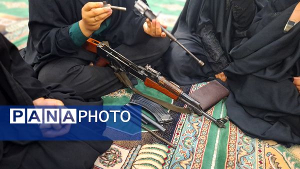 برگزاری کلاس سلاح شناسی ویژه دختران در شهرستان لنده
