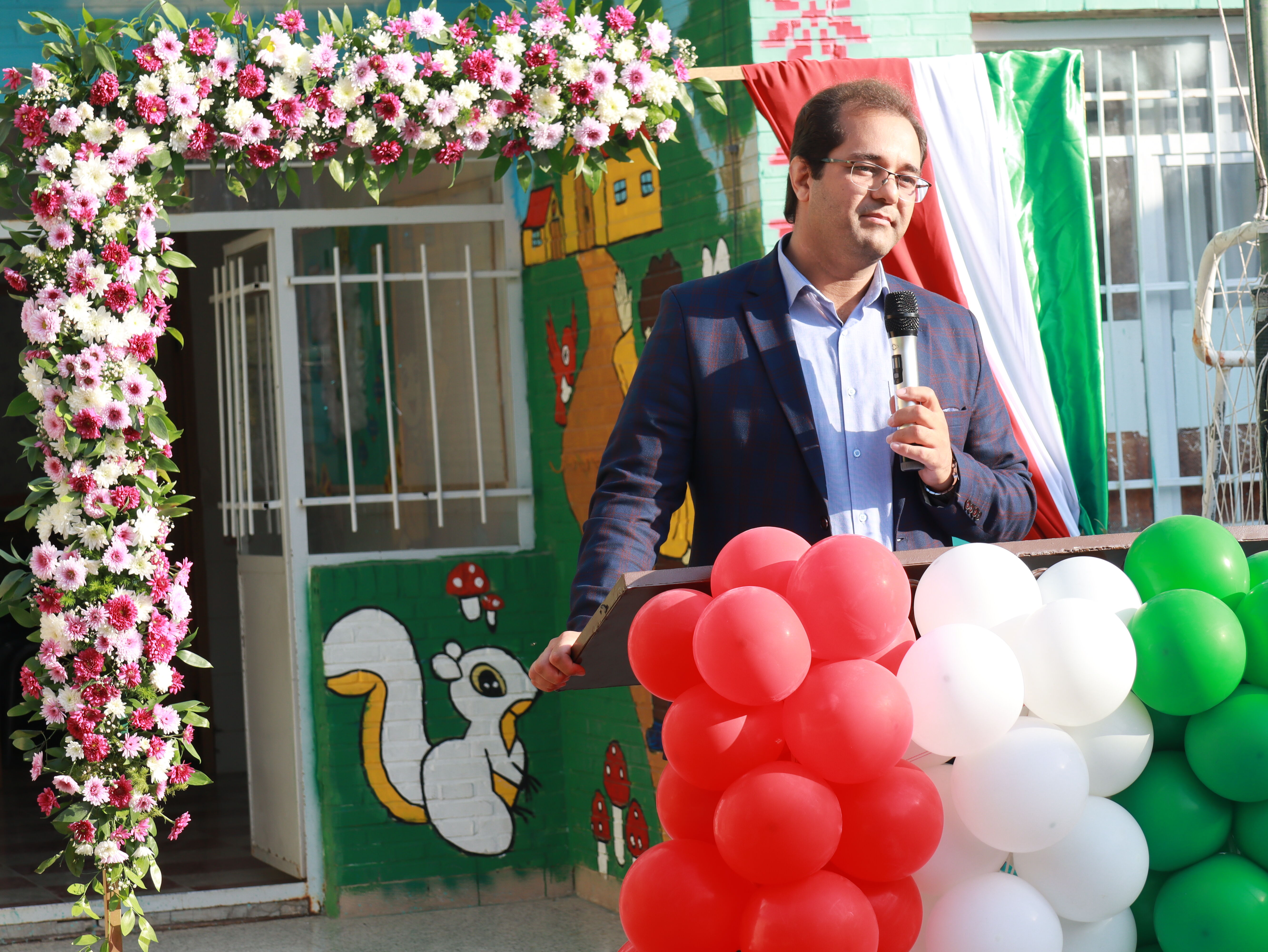 طنین زنگ استکبارستیزی در آموزشگاه سید حسن میرمحمدی میبد 