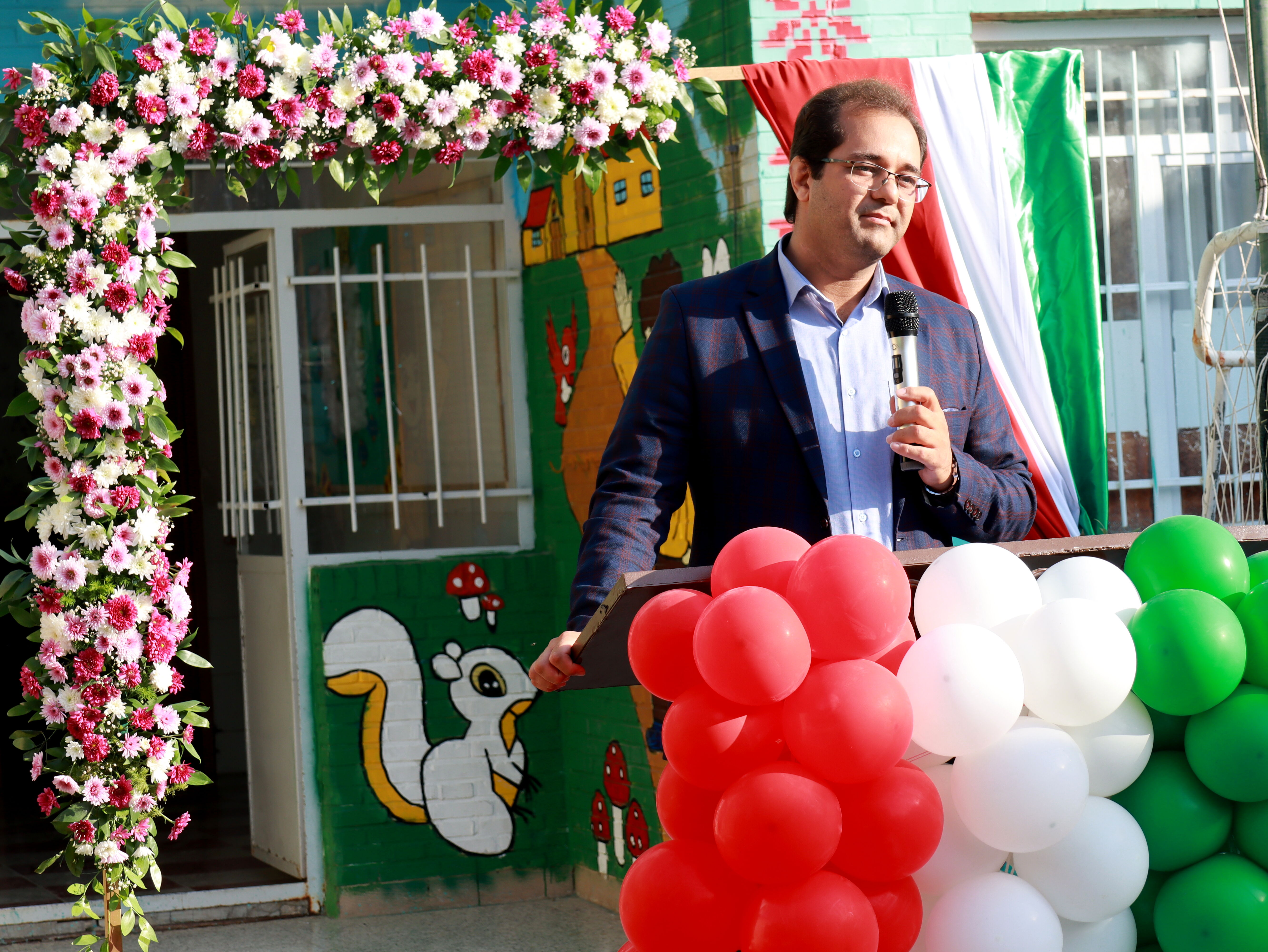 طنین زنگ استکبارستیزی در آموزشگاه سید حسن میرمحمدی میبد 