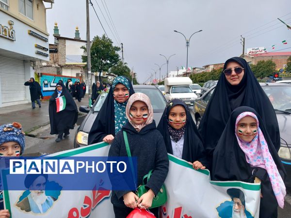 راهپیمایی مردم فریدونکنار در یوم الله 22 بهمن