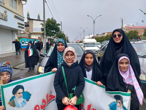 راهپیمایی مردم فریدونکنار در یوم الله 22 بهمن