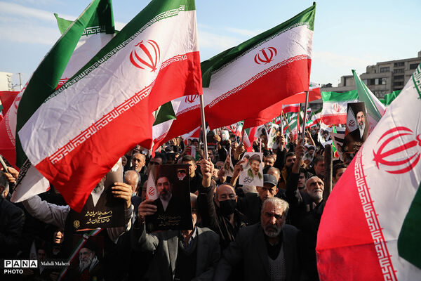 مراسم بیعت با سومین رهبر انقلاب در تهران - 2