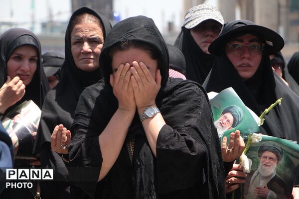آخرین وداع با قائد شهید: پیکر مطهر آیت‌الله سیدعلی‌خامنه‌ای در میان سیل عاشقان به مصلی تهران رسید 