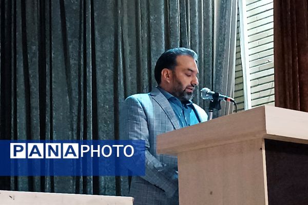 نشست هماهنگی مدیران ورامین برای برگزاری برنامه‌های یوم‌الله ۱۳ آبان