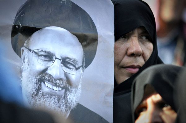 زیارت شهدای جمهور در حرم مطهر رضوی