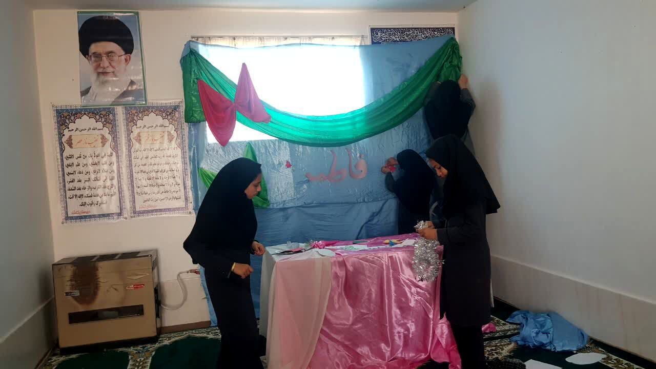 مدرسه گلشاد خلیل آباد به استقبال روز مادر می رود