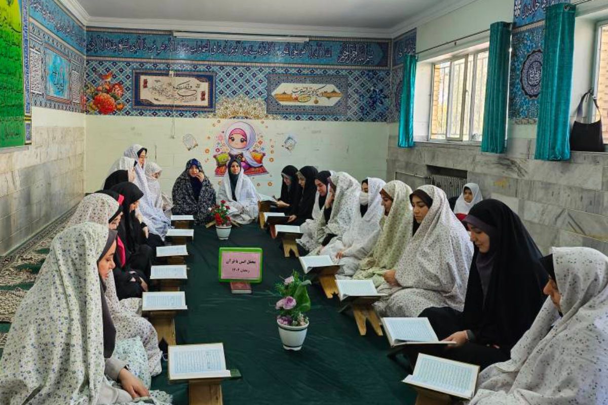 محفل نور در دبستان هدی شهر قدس