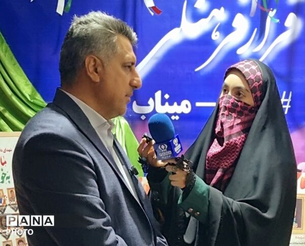 حضور پررنگ اداره آموزش و پرورش در راهپیمایی میدان انقلاب