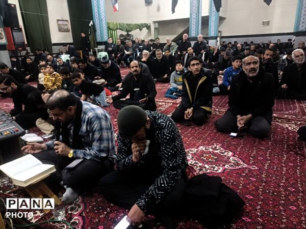 شب قدر معنوی در مسجدالهدی(عج) همدان با حضور گسترده نوجوانان 