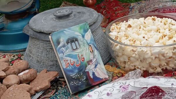 برگزاری جشن شب یلدا در دبیرستان دخترانه امام خمینی (ره)