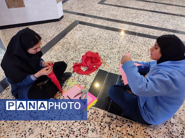 فضا‌سازی مدرسه انقلاب در هنرستان بصیرت آشخانه