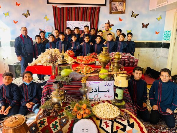 مراسم بزرگداشت ولادت حضرت فاطمه (س) و روز مادر در آموزشگاه پسرانه علاقبندنیا