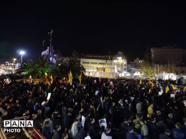 راهپیمایی بزرگ مردم ولایتمدار ورامین بر علیه آمریکا و اسرائیل جنایتکار برای خون خواهی رهبر معظم انقلاب اسلامی