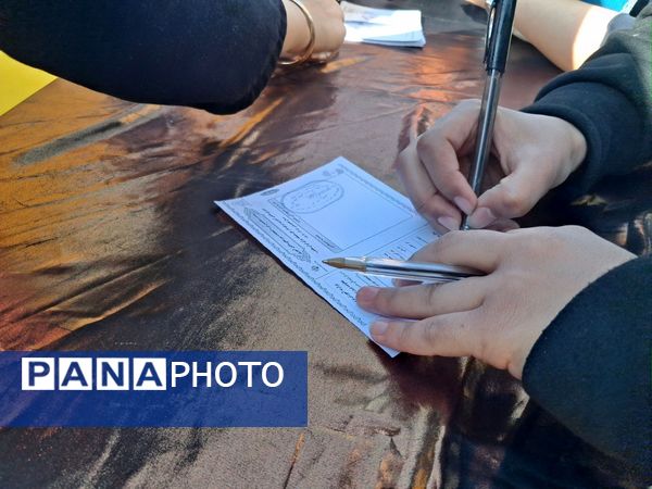 انتخابات شورای دانش آموزی در دبیرستان وکیلی ۹