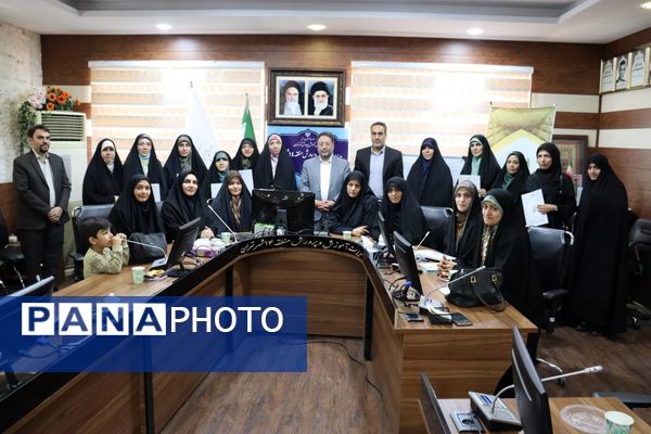 تجلیل از ۴۰ معلم برگزیده قرآن و عترت منطقه ۱۴ تهران در جشن باشکوه غدیر