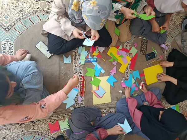 فعالیت جهادی دانشجومعلمان قم در روستای مومن آباد