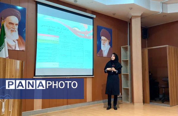 کارگاه توانمندسازی مراقبین و رابطین سلامت مدارس ناحیه۶