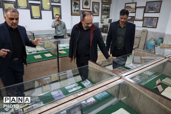 بازدید معاون پرورشی و فرهنگی وزارت آموزش و پرورش از کانون امام خمینی (ره) اردکان
