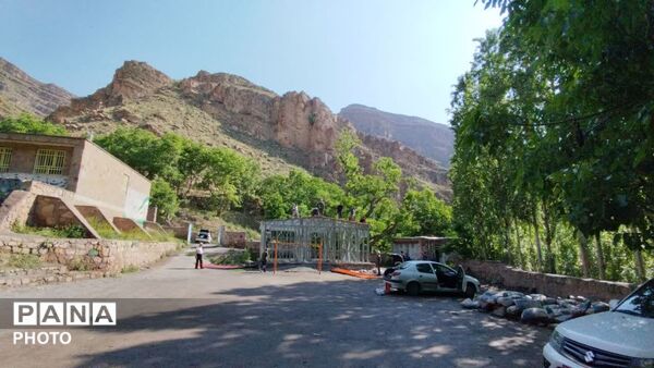 عملیات نصب سقف آموزشگاه های شهرستان مرزی کلات 