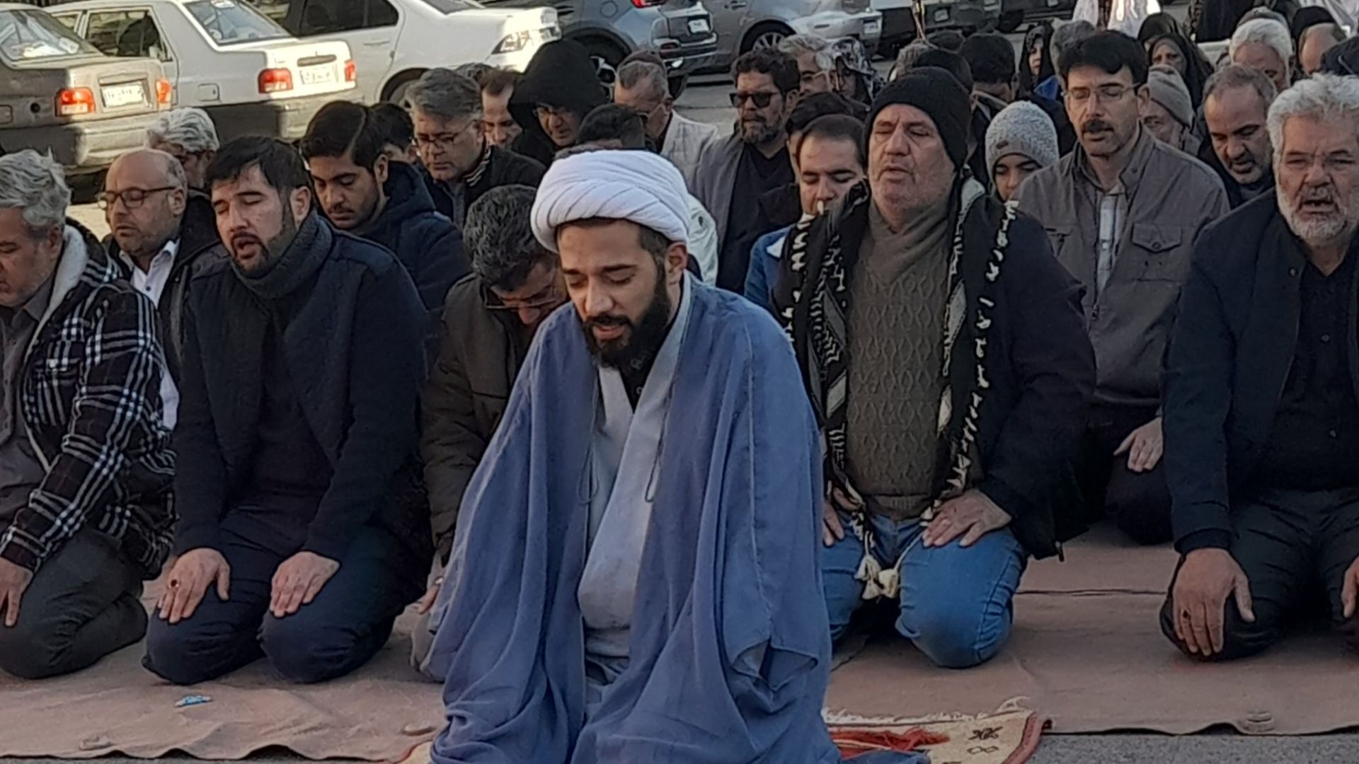  اقامه نماز باشکوه عید فطر در مسجد قائم‌المهدی جاهدشهر