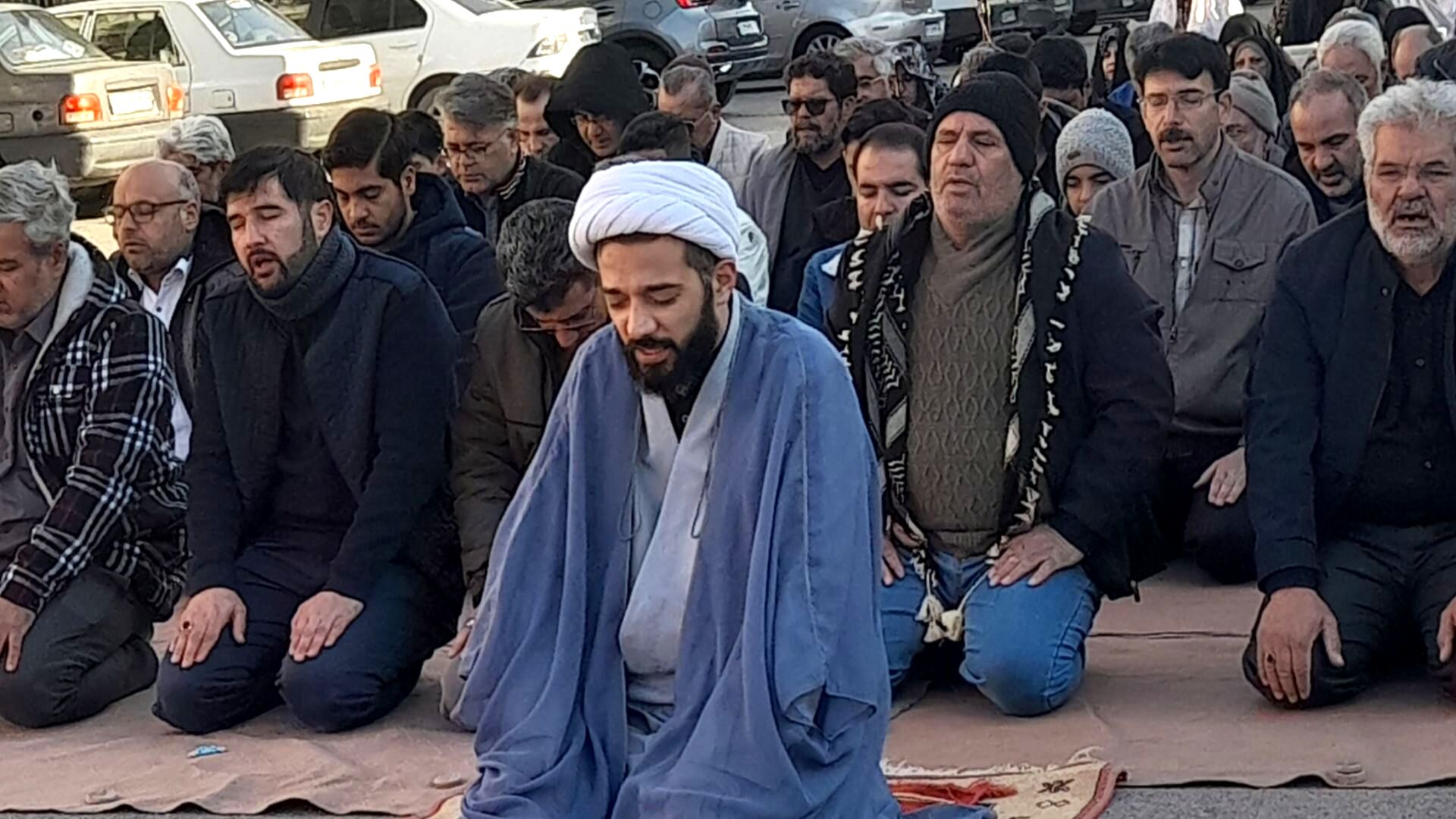 اقامه نماز باشکوه عید فطر در مسجد قائم‌المهدی جاهدشهر