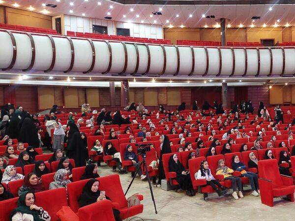 همایش من و مامانم در سالن صبا صدا سیما خراسان رضوی