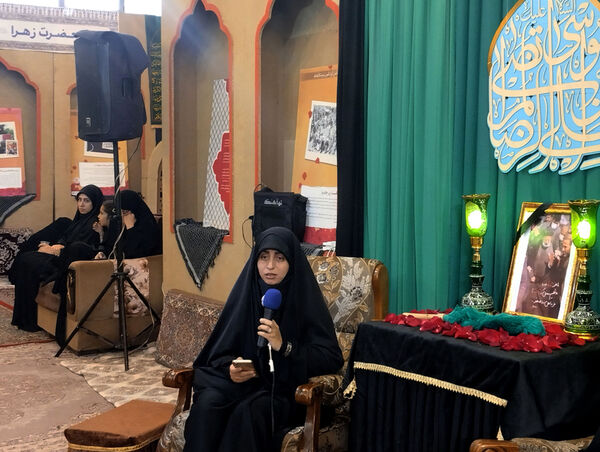 محفل شعرخوانی نخبگان ادبی با حضور مشاور رئیس‌جمهور شهید در قم