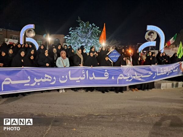 نمایش اقتدار مردم تویسرکان در شب پنجم شهادت رهبر انقلاب