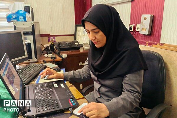 توزیع اقلام ورزشی و بهداشتی بین مدارس ناحیه یک شهرری