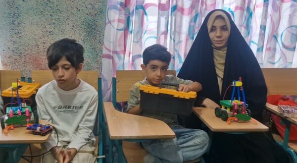 مسابقه ربات‌های ساخته شده توسط هنرجویان کلاس رباتیک کانون فرهنگی تربیتی رضوان