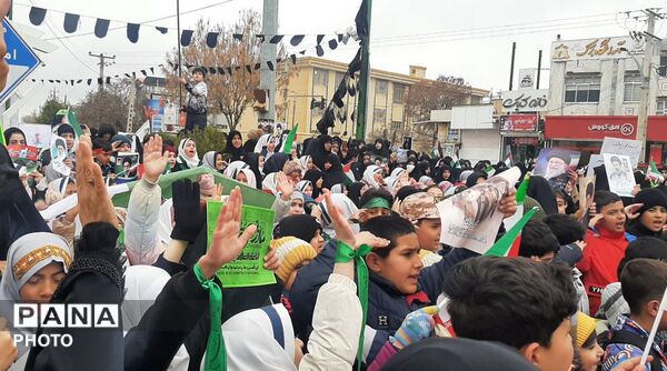 حضور پرشور‌ دانش آموزان در قدس امسال به یاد میناب 