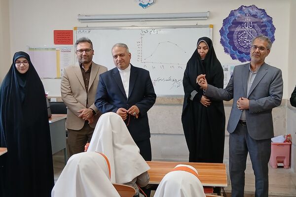 آیین سپاس معلم اداره کل آموزش و پرورش شهرستانهای تهران در کهریزک 